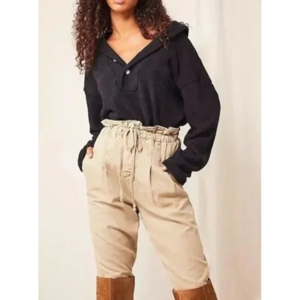 Free People Women's Beach Black Bino Pullover Banded Bottom Sweater Size Medium